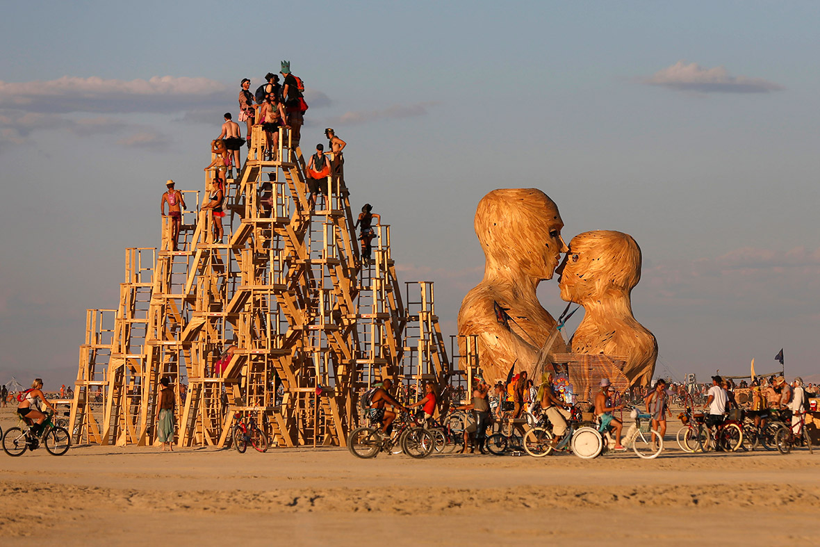 Burning Man 2014 Spectacular Photos Of The Annual Festival In Nevada S Black Rock Desert