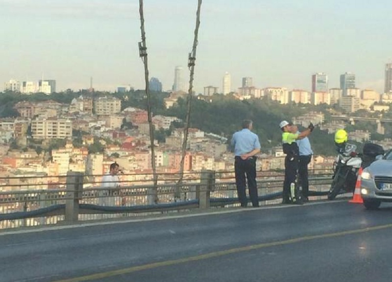 Istanbul Suicide Bosphorus Bridge Sadrettin Şaşkın Police selfie Trukey