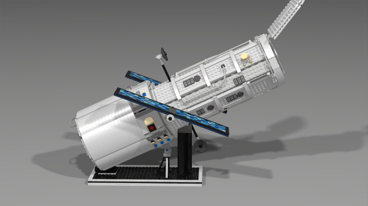 LEGO Hubble Telescope 4