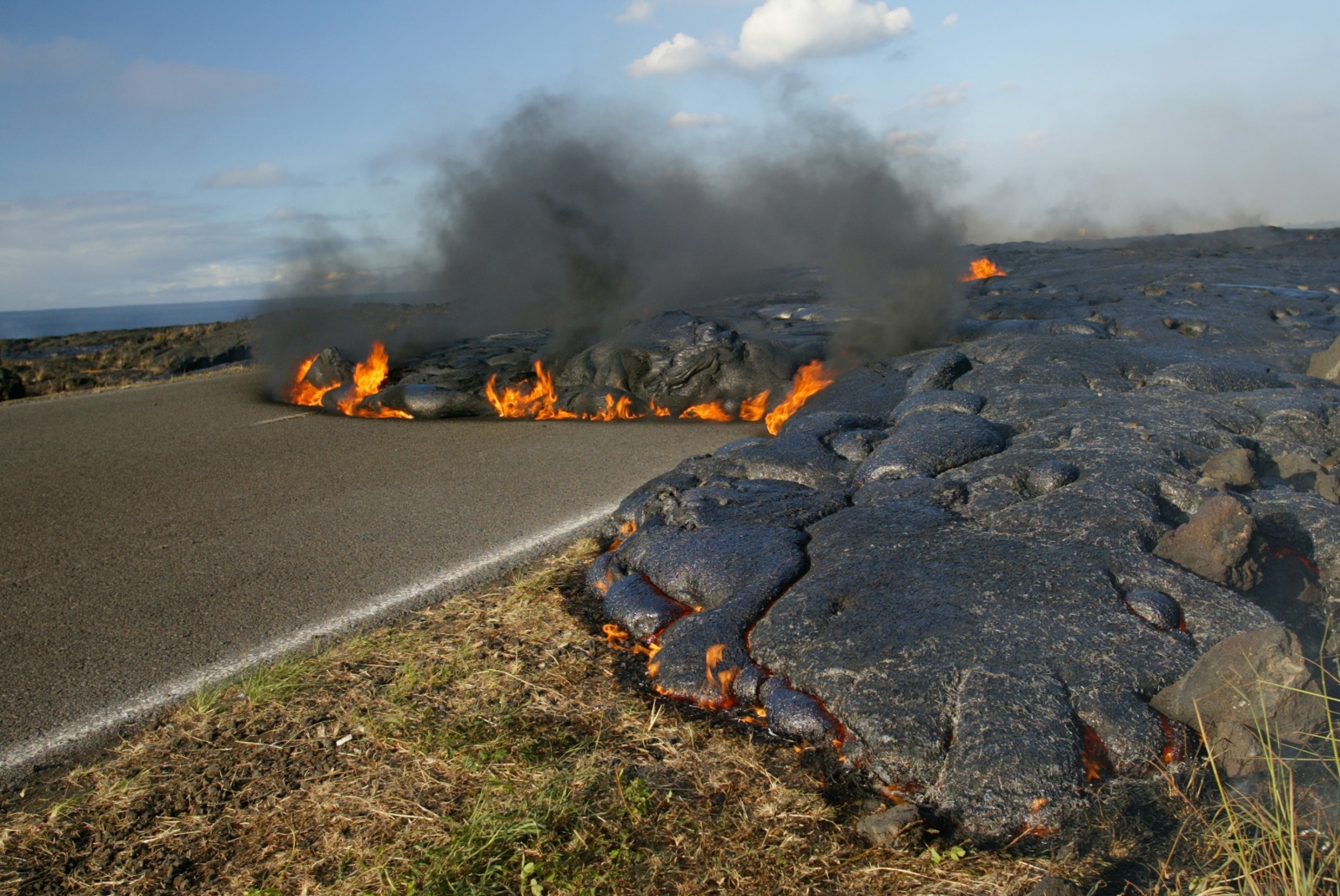 Hawaii in State of Emergency as Volcano Lava Flows Towards Homes