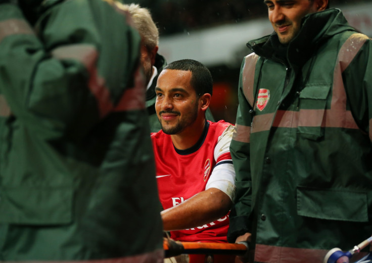 Theo Walcott knee injury Jan 2014