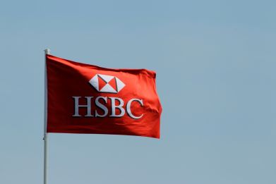 HSBC's shares tank 5% on dismal 2014 earnings