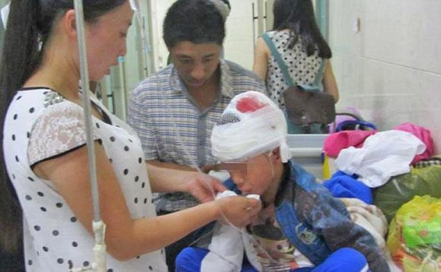 Chinese Teacher Attacks Pupils