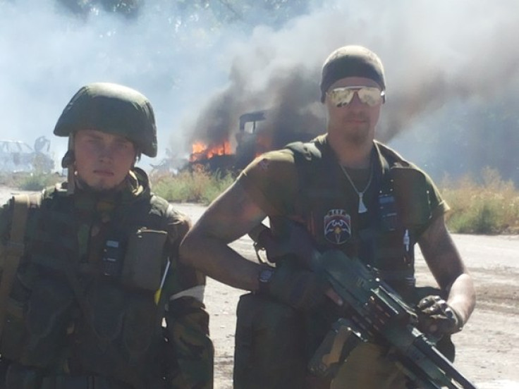 Aleksey Yuryevich (L) poses with a fellow militant. (BKontankte)