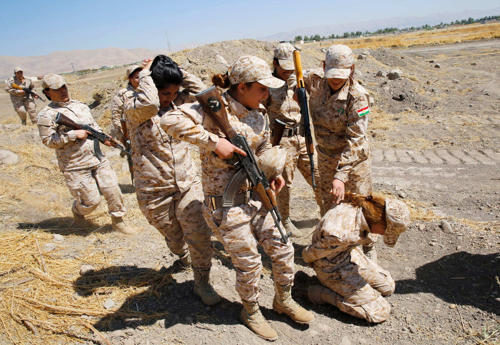 Kurdish Peshmerga female fighters 04