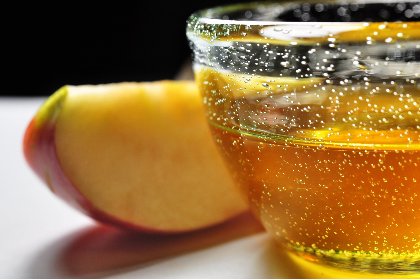 rosh-hashanah-tea-apples-and-honey-superb-tea-partners