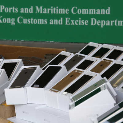 Smuggled iPhone 6 in Hong Kong