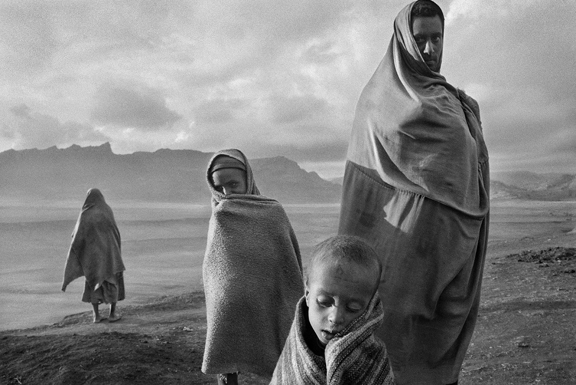 Sebastiao Salgado, Refugees At The Korem Camp, Ethiopia, 1984