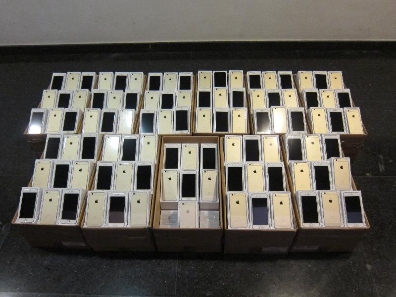 IPhone 6: Box Loads Of Smuggled Apple Smartphones Seized In Hong Kong Raid