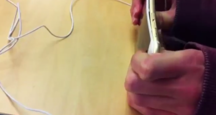 iPhone 6 Plus Bent in Apple Store by Teenagers