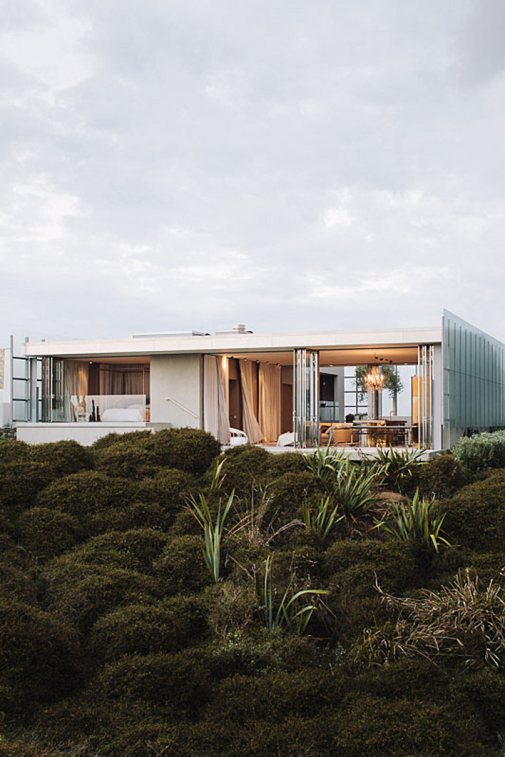 Villa: Dune House by Fearon Hay Architects