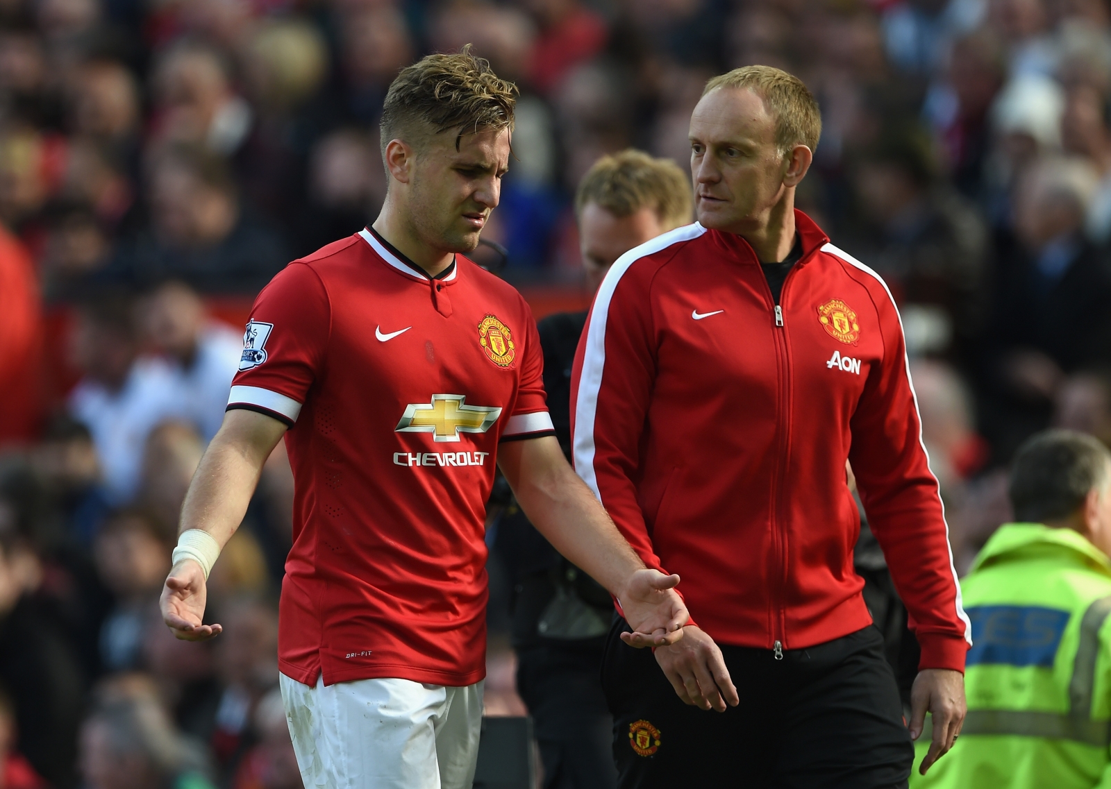 Manchester United Boss Louis Van Gaal Eases Luke Shaw Injury Concerns Ibtimes Uk