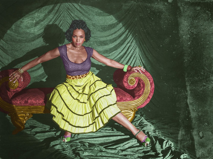 American Horror Story: Freak Show - Three-breasted woman, played by Angela Bassett American Horror Story: Freak Show - Three-breasted woman, played by Angela Bassett