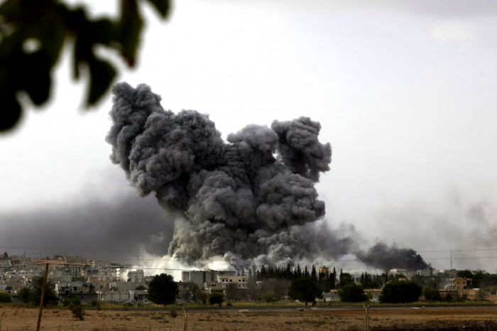 Fighting rages in Kobane, Syria, (Getty) Fighting rages in Kobane, Syria, (Getty)