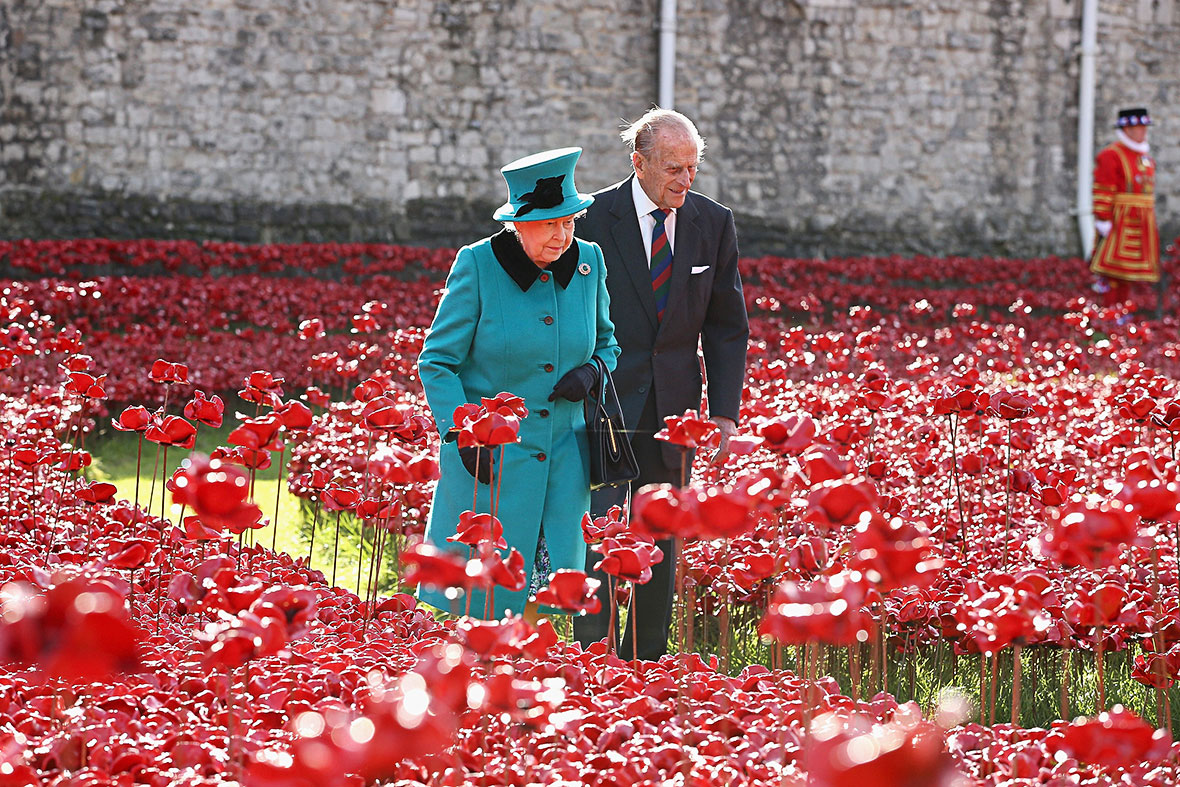 Queen Tower of London poppies