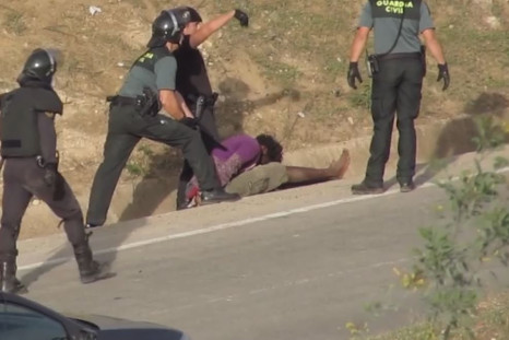 Spanish Police Beat Migrant Unconscious at Melilla Border Fence