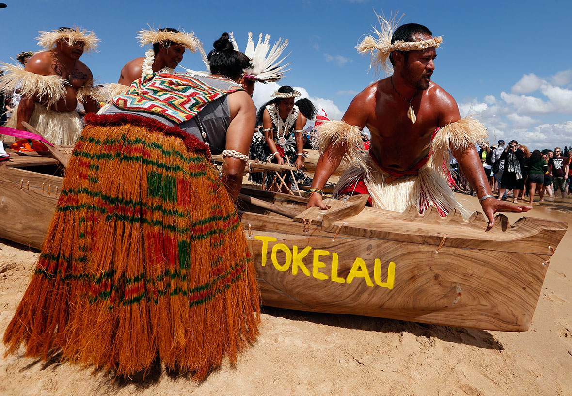 Australia: South Pacific Islanders and Environmental Activists Blockade New...