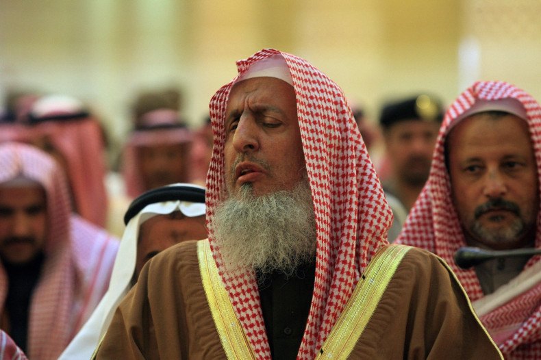 Sheikh Abdul Aziz al-Sheikh: Twitter is Source of All Evil and Devestation