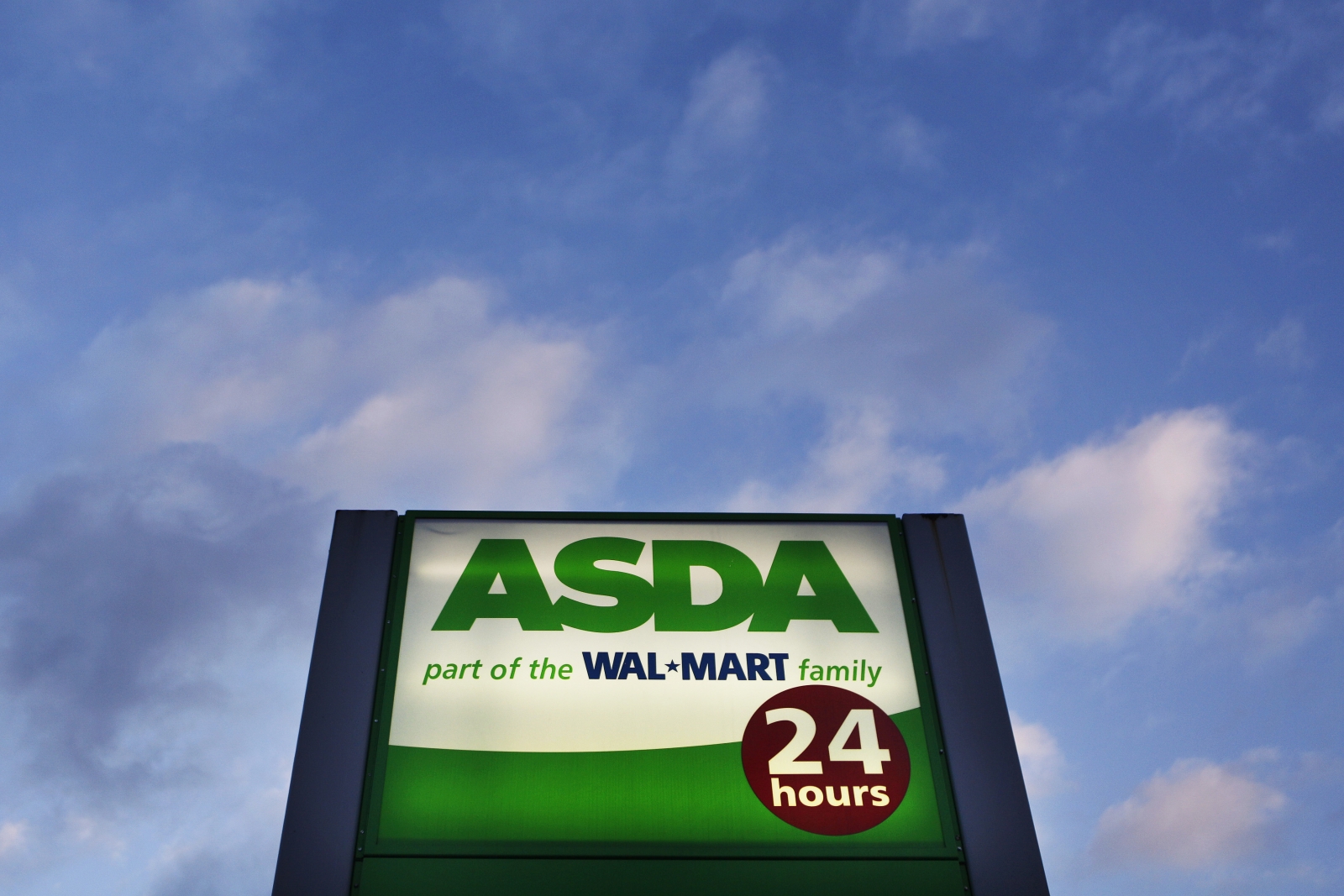 wal-mart-s-asda-faces-staff-legal-action-over-equal-pay-as-supermarket