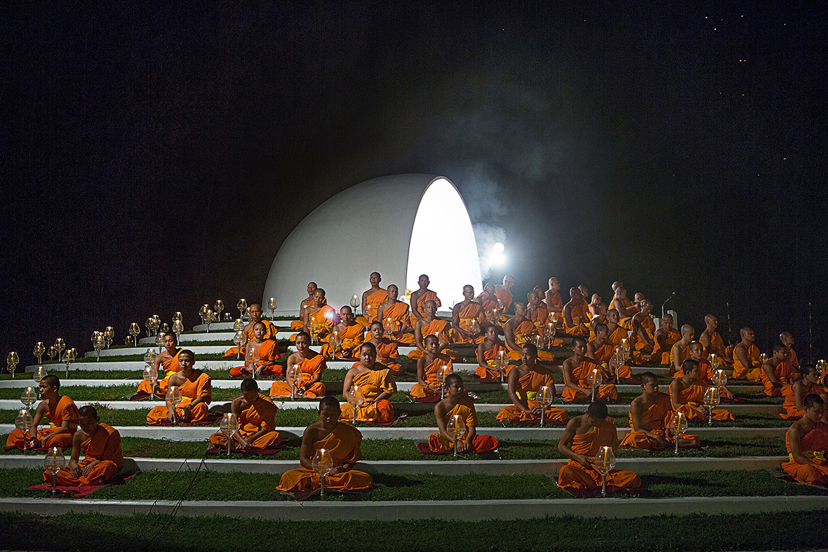 buddhist lanterns