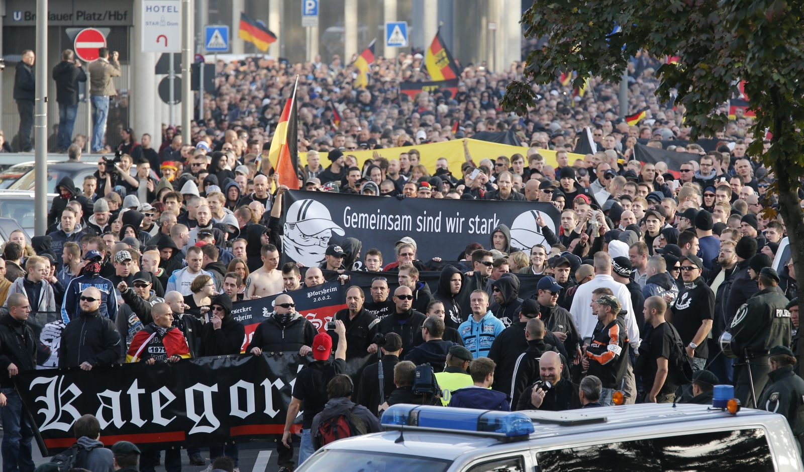 hooligans against Salafists and Islamic State extremist Cologne