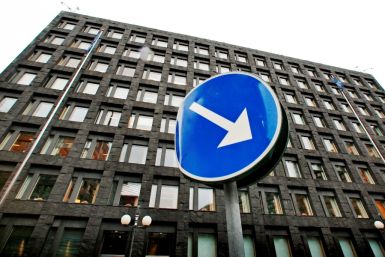 Sweden's Crown Slides as Riksbank Cuts Repo-Rate to Zero