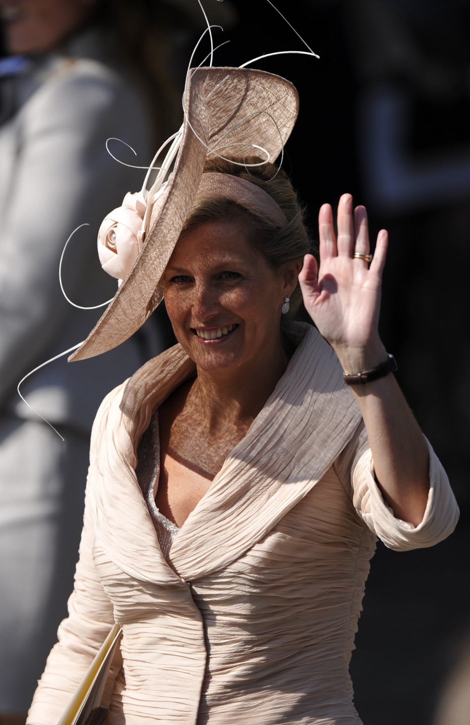 Bridesmaid, Kate Middleton Dazzles at Zara Phillips Royal Wedding [Photos]