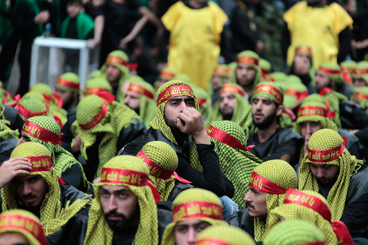 Ashura 2014 Shi'ite Muslims Flagellate Themselves With Swords, Chains