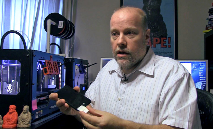 Inventor Chris Milnes shows IBTimes UK the Squarehelper, a 3D-printed invention