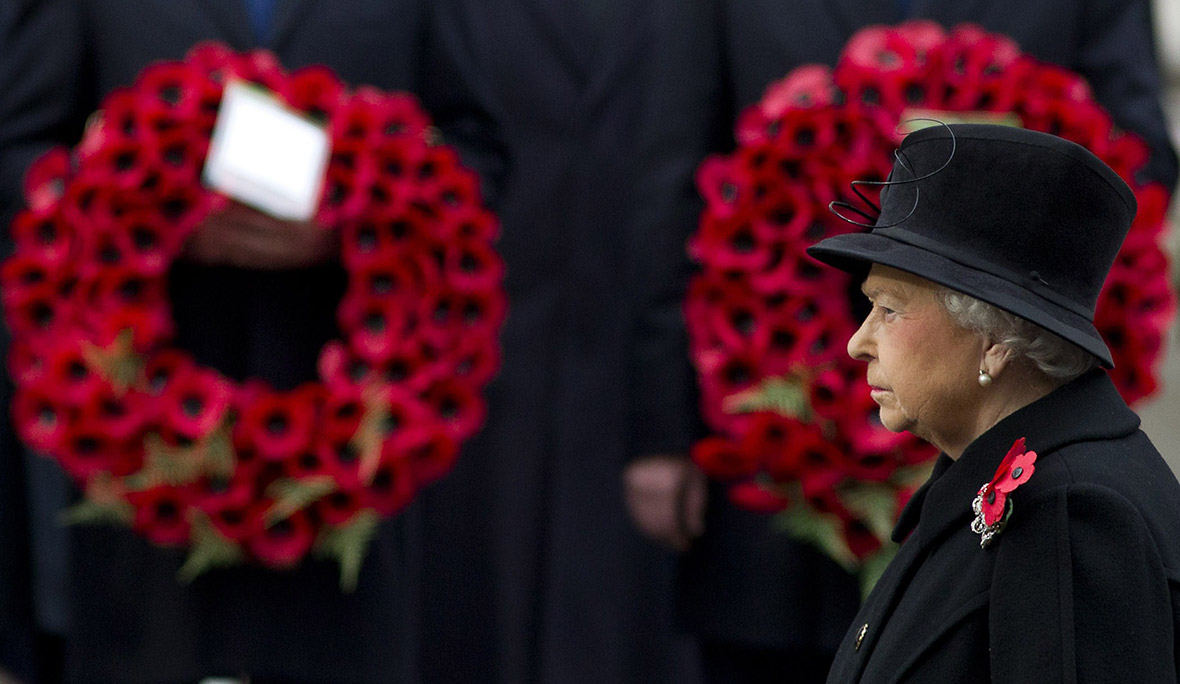 remembrance Sunday queen