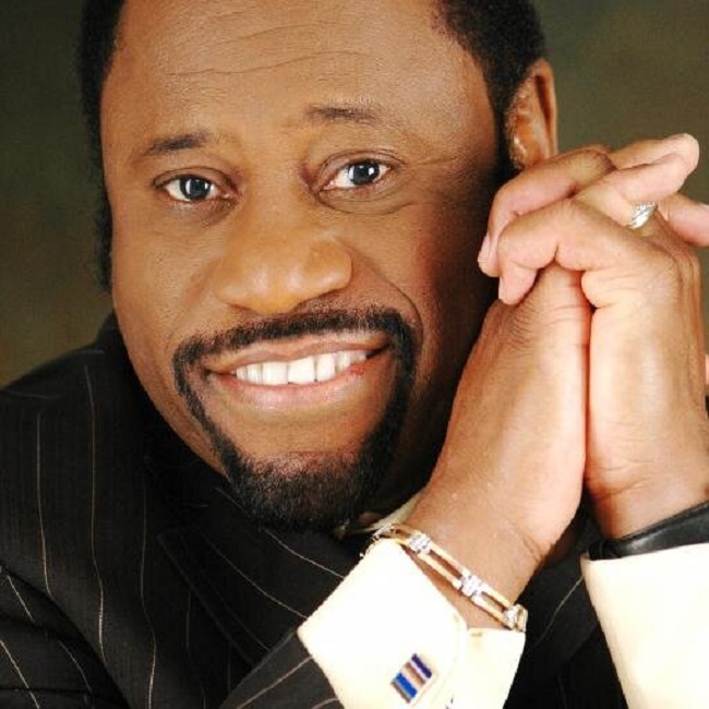 Bahamas Preacher Myles Munroe and Wife Among 9 Dead as Plane Crashes ...