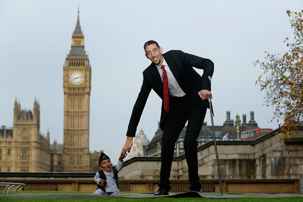 worlds tallest man worlds shortest man