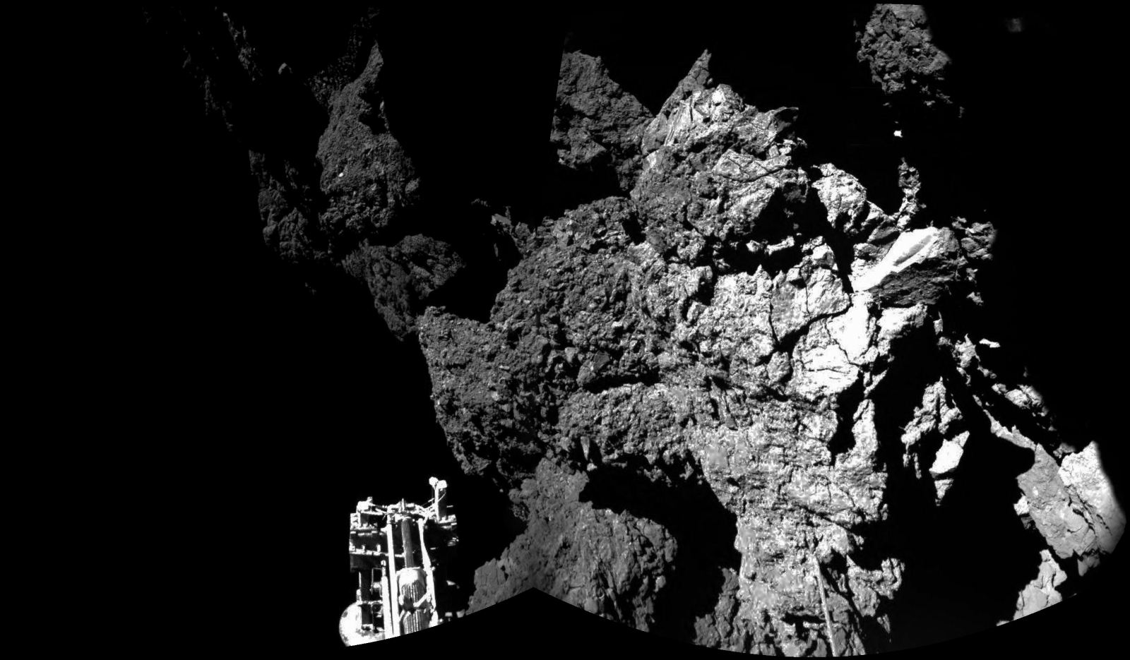 Rosetta: Philae Sends Back First Photo From Comet Surface After ...