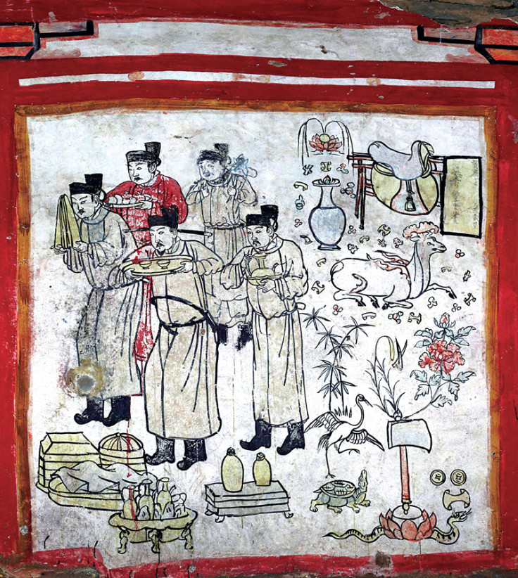Another mural in the tomb depicts auspicious items and a poem with wise proverbs