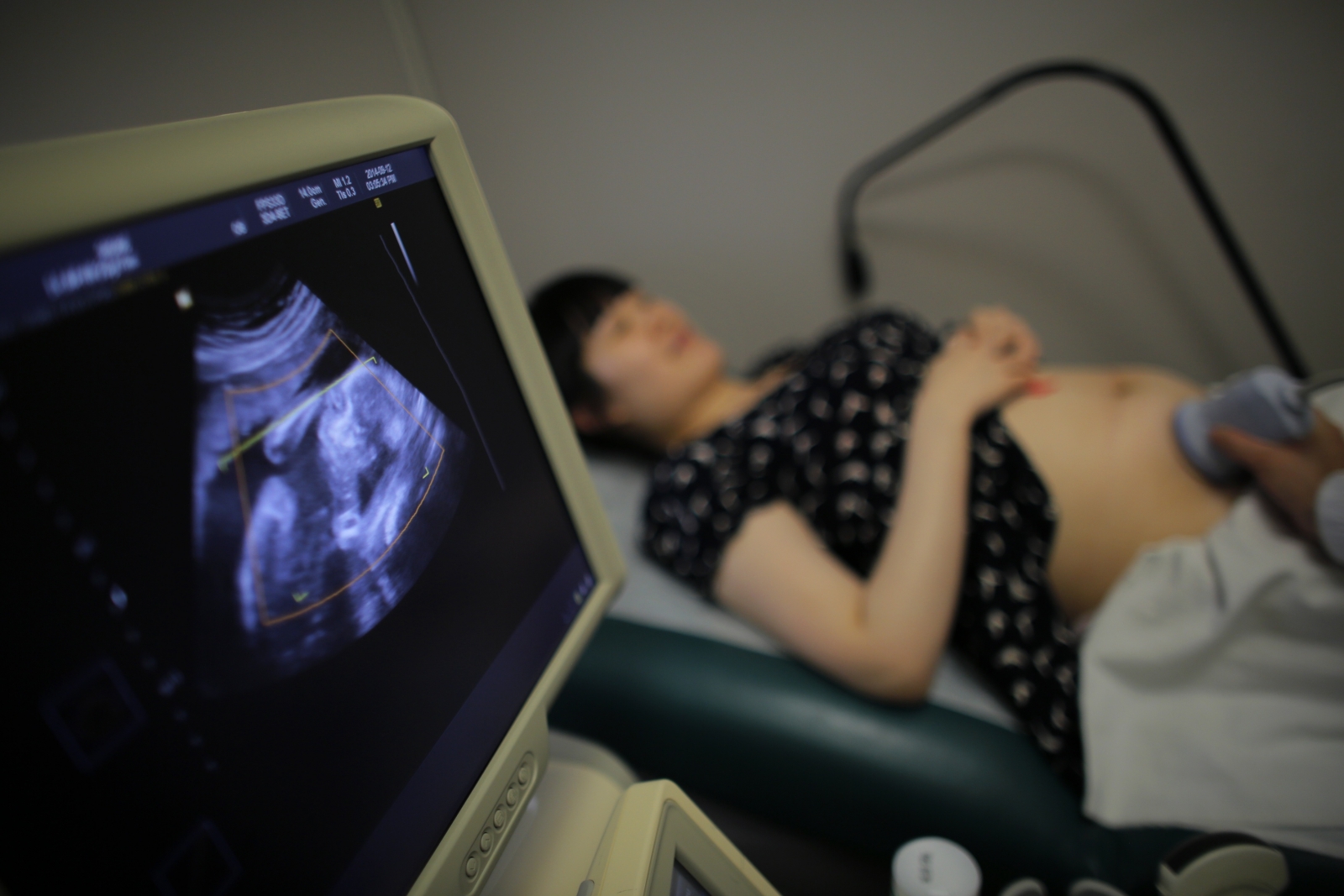 A hospital in eastern China is offering fathers-to-be a chance to experience the pain A hospital in eastern China is offering fathers-to-be a chance to experience the pain