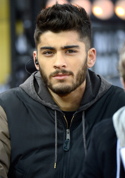 Zayn Malik Quitting One Direction? Singer is 'Fed Up with Fame', Wants ...
