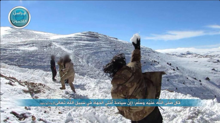 JaN fighters frolick in the snow of the Qalamoun mountains