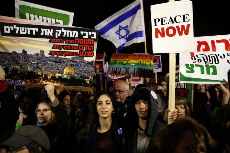 Hundreds of Israelis demonstrate against Prime Minister Benjamin Netanyahu's 'Jewish nation-state' bill