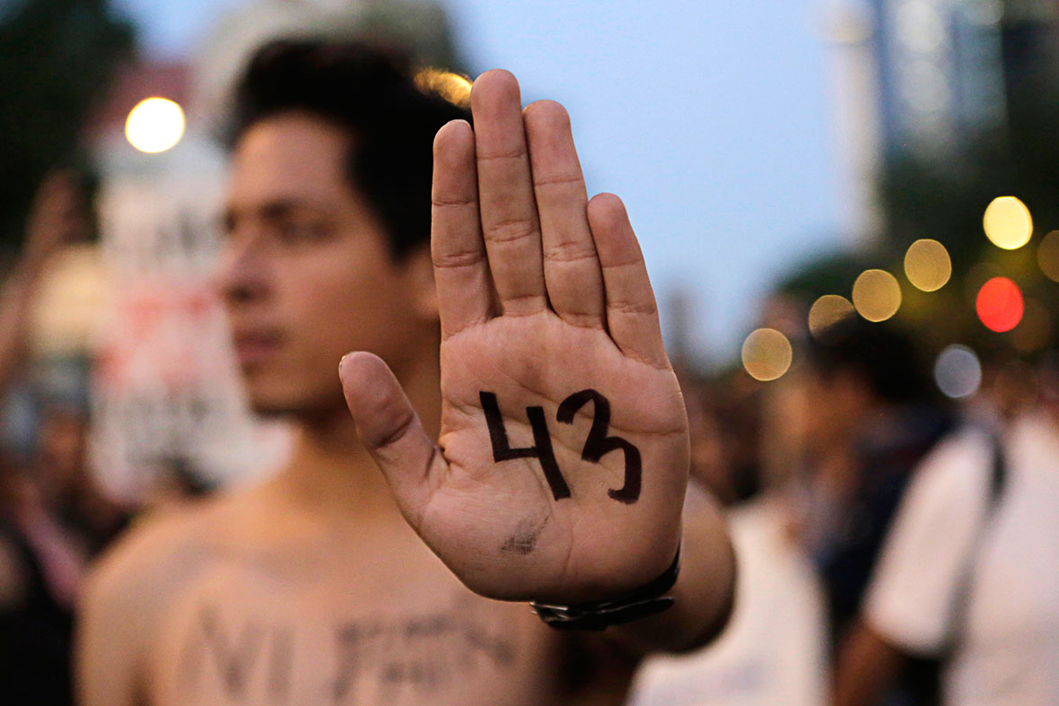 [Jeu] La folle suite d'images - Page 2 Mexico-missing-students-ayotzinapa-ya-me-canse