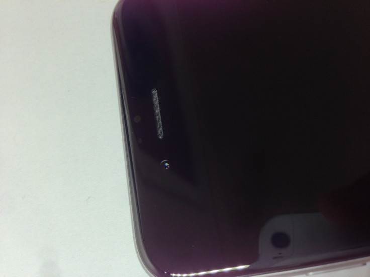 iPhone 6 users report misaligned selfie camera issue via Reddit and online forums