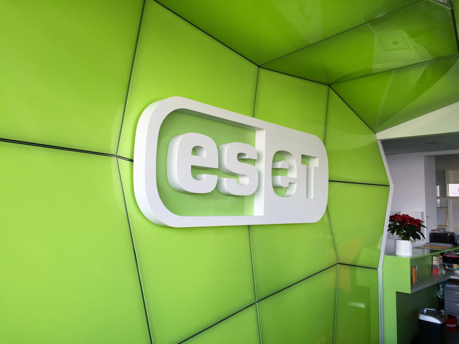 Eset Cyber Security Centre - Debunking Hollywood Hackers Eset Cyber Security Centre - Debunking Hollywood Hackers