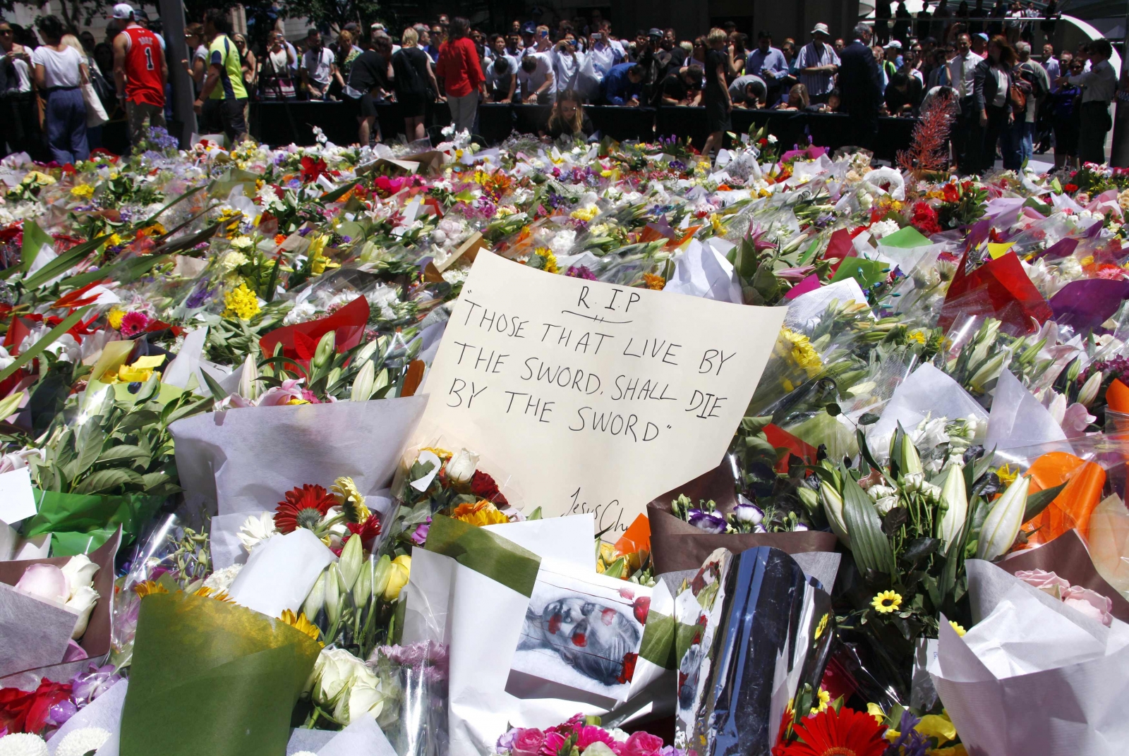 Sydney Siege: Australian Authorities Begin Investigation As Tributes ...