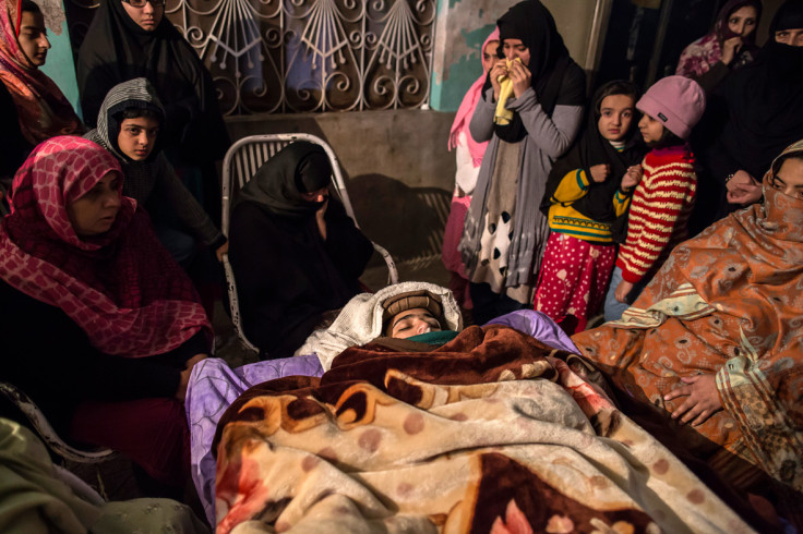 peshawar mourners