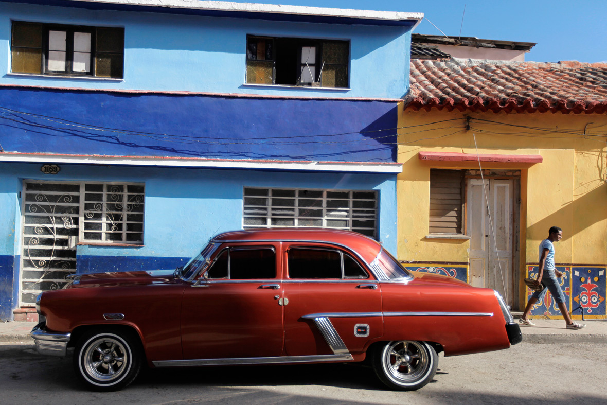 Cuba-US relations: Vintage US cars on Havana's streets, icons of the