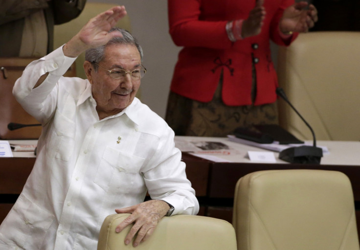 Raul Castro in Vatican with Pope Francis