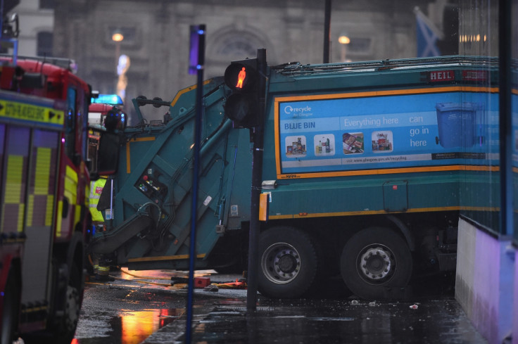 Bin lorry crash in Glasgow causes Christmas shopping chaos in Glasgow