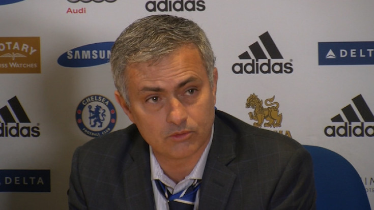 Jose Mourinho apologises for referee comments during Watford match Jose Mourinho apologises for referee comments during Watford match