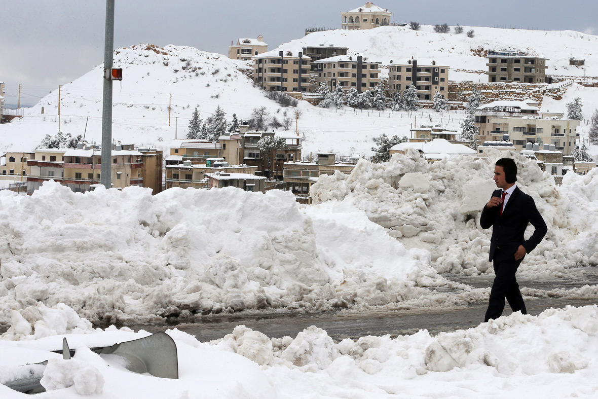 Middle East snow Syrian refugees face desperate situation in freezing