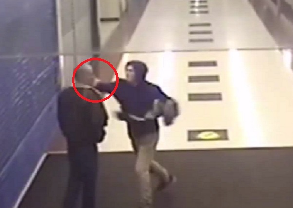CCTV shows thug knocking man unconscious in Kings Walk, Gloucester [VIDEO]