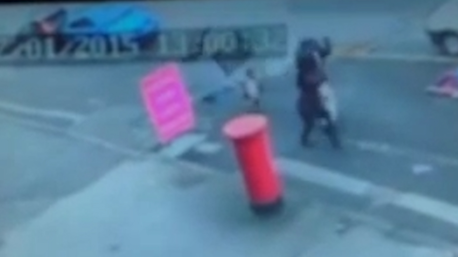 Exploding Manhole Cover Narrowly Misses Child In Birmingham | IBTimes UK